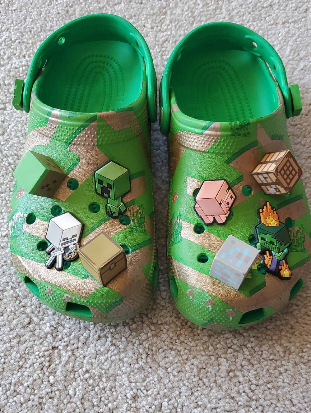 CROCS Kids Green Minecraft Camo Clog Slippers
